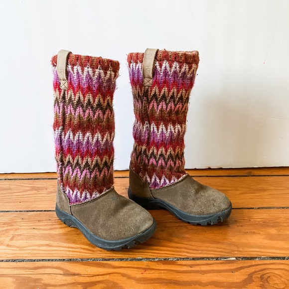 Keen Auburn Sweater Boots, little girls size 10 - Picture 2 of 9